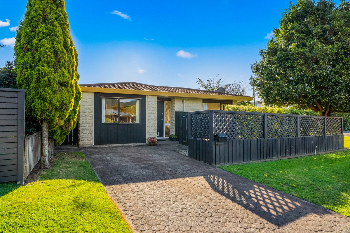 1 Tui Road, Raumati Beach, Paraparaumu - Carousel 1