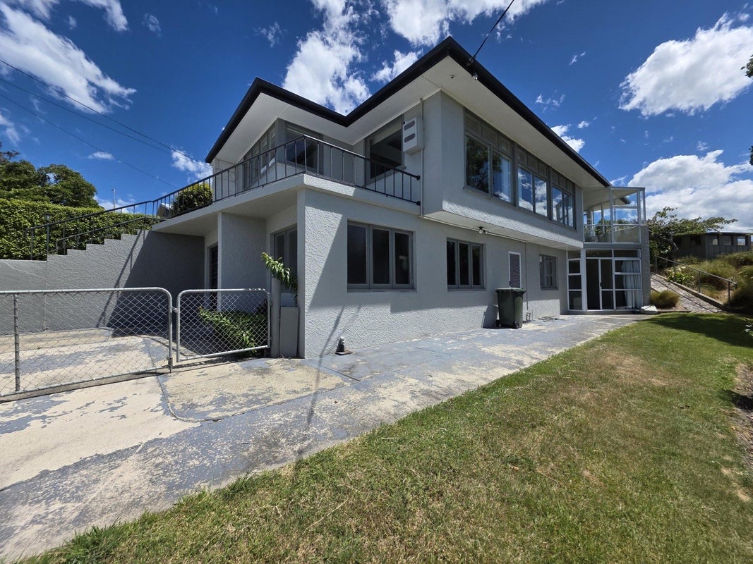 6 Solway Street, Holmes Hill, Oamaru - Carousel 1