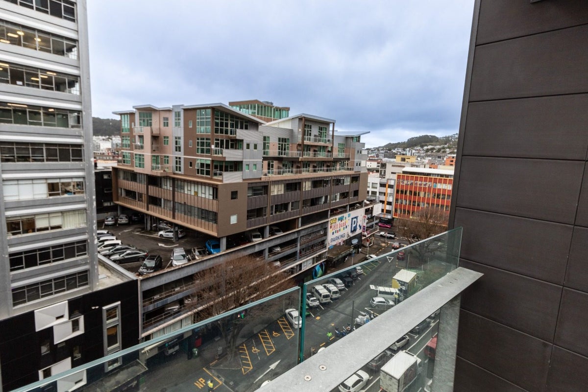 E801/160 Victoria Street, Te Aro, Wellington - Carousel 2