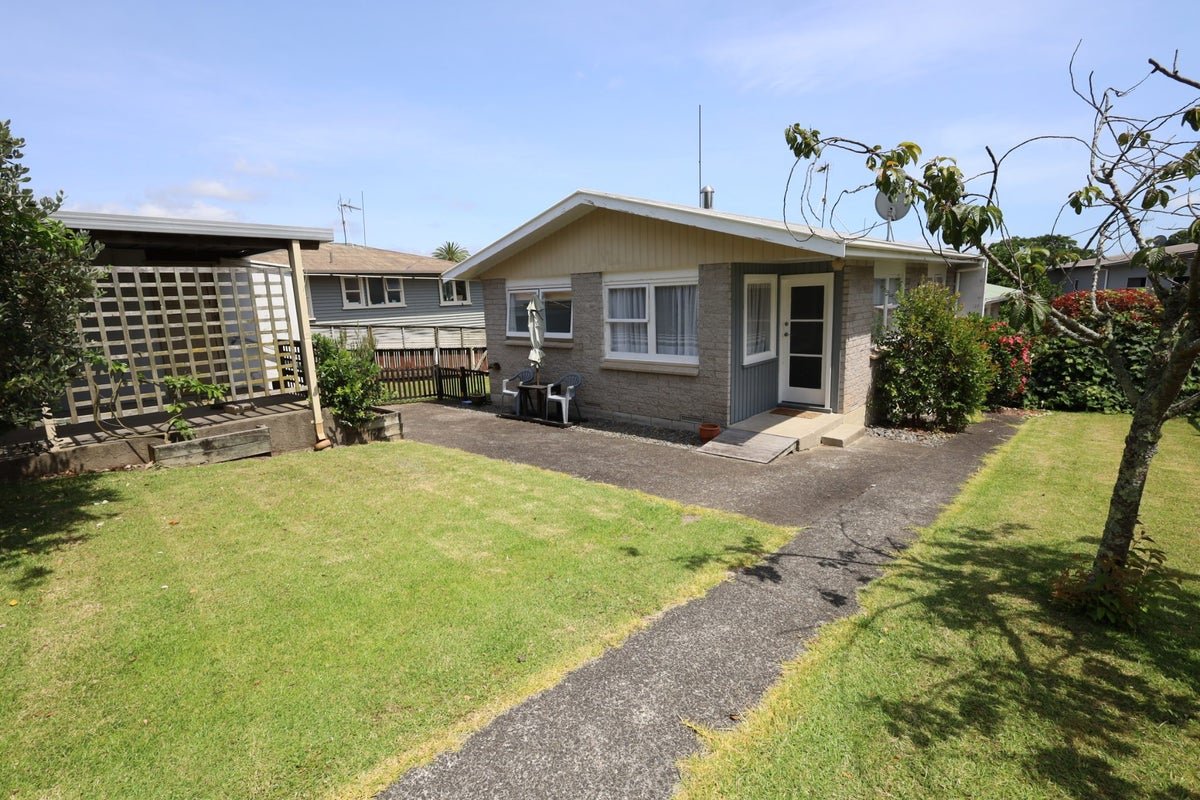24A Seymour Place, Bellevue, Tauranga - Carousel 1