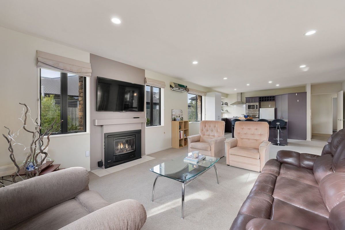 18 Sandalwood Place, Waimairi Beach, Christchurch City, Canterbury - Carousel 2