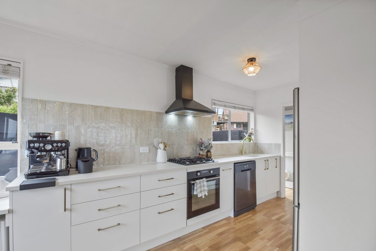 12 Little Barrier Avenue, Manly, Whangaparaoa - Carousel 1