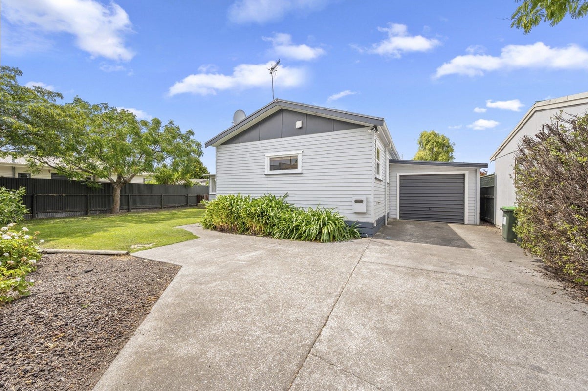 802A Clive Street, Akina, Hastings - Carousel 13