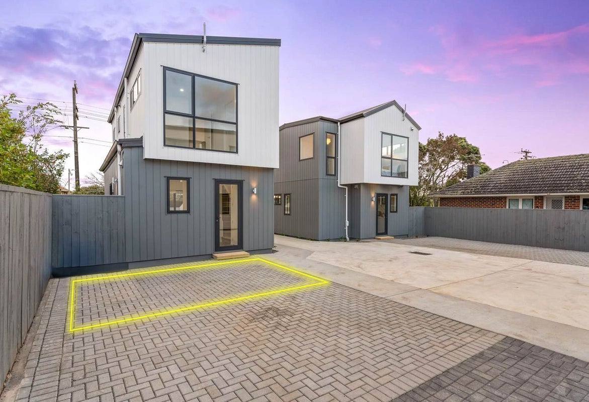 1/113 Flanshaw Road, Te Atatu South, Auckland - Carousel 2