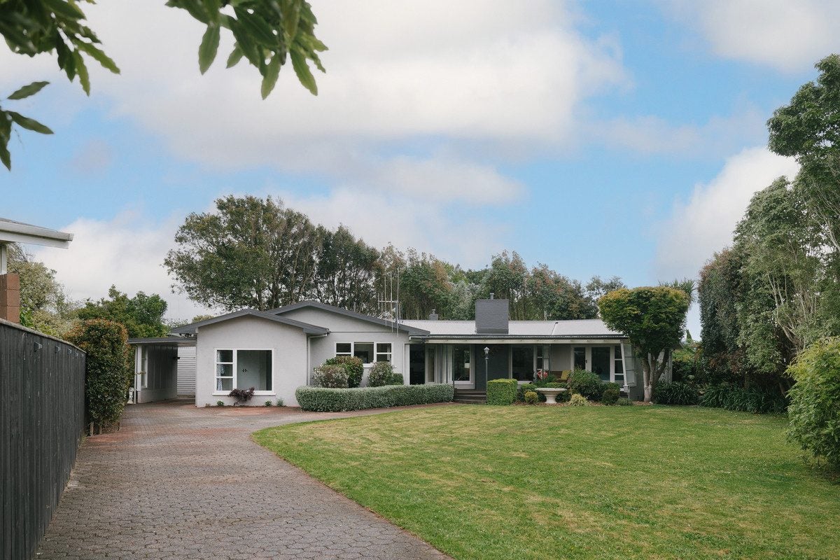 12 Lifford Place, Awapuni, Palmerston North - Carousel 1