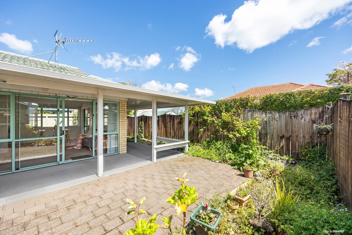 2/123 Wallace Road, Papatoetoe, Auckland - Carousel 2