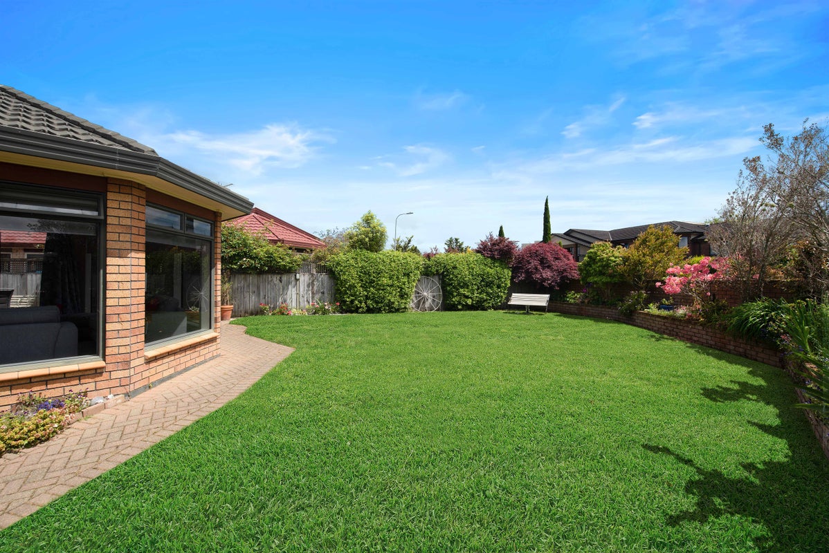 230 Grandview Road, Western Heights, Hamilton - Carousel 2