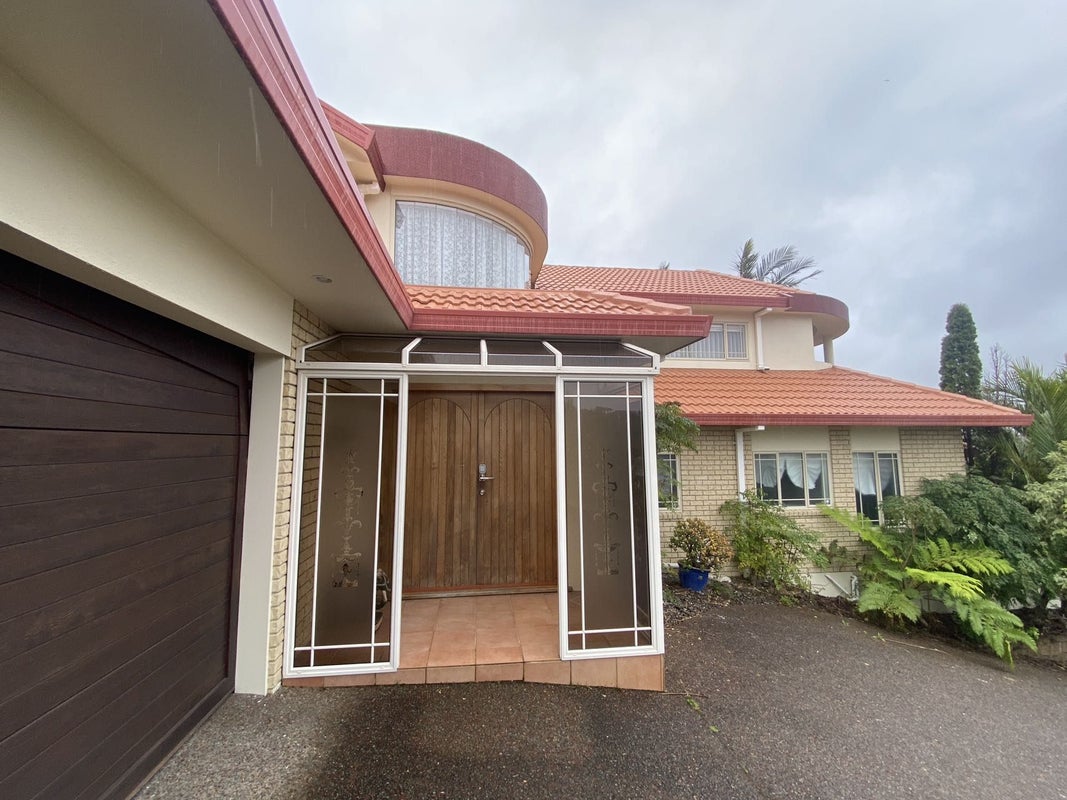 5 Gretna Green, Browns Bay, Auckland - Carousel 2
