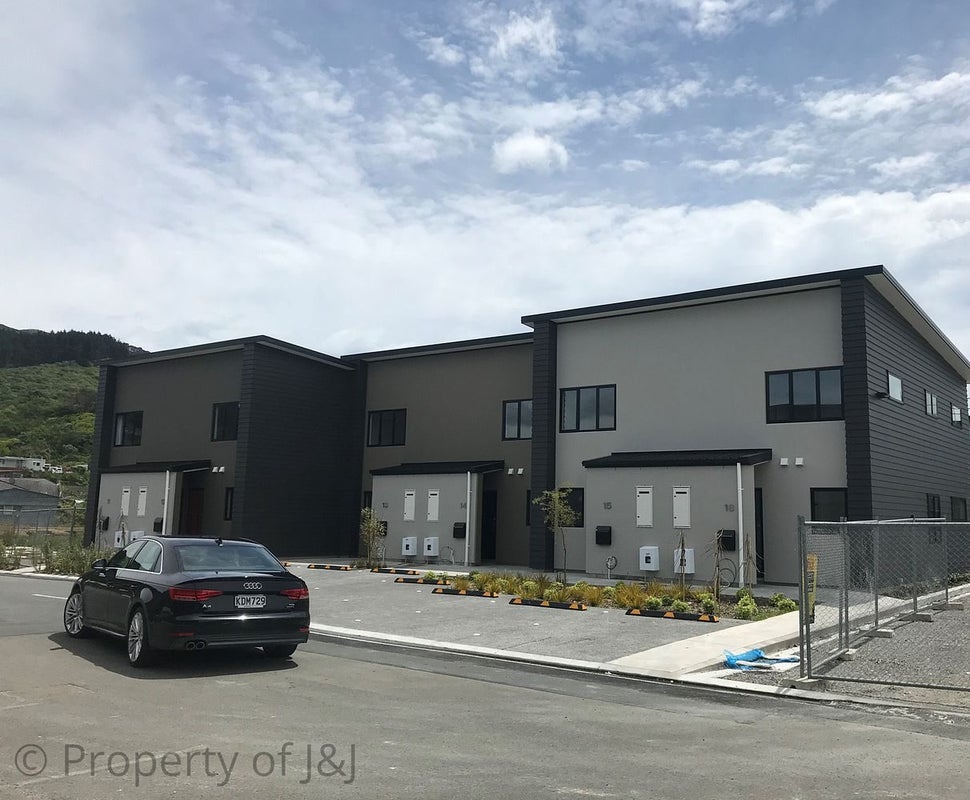14/9 Surrey St, Tawa, Wellington - Carousel 13