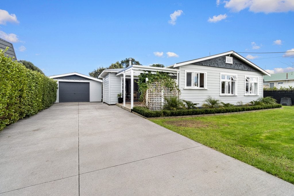 4 Barrett Road, Spotswood, New Plymouth, Taranaki - Carousel 1