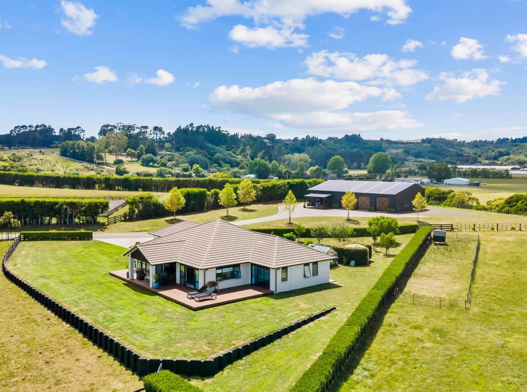 134 Logan Road, Buckland - Carousel 1