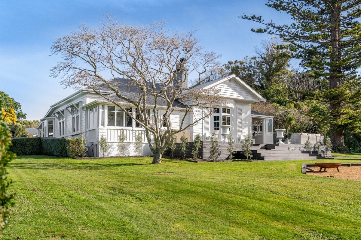 33 Wairere Road, Belmont, Lower Hutt - Carousel 2