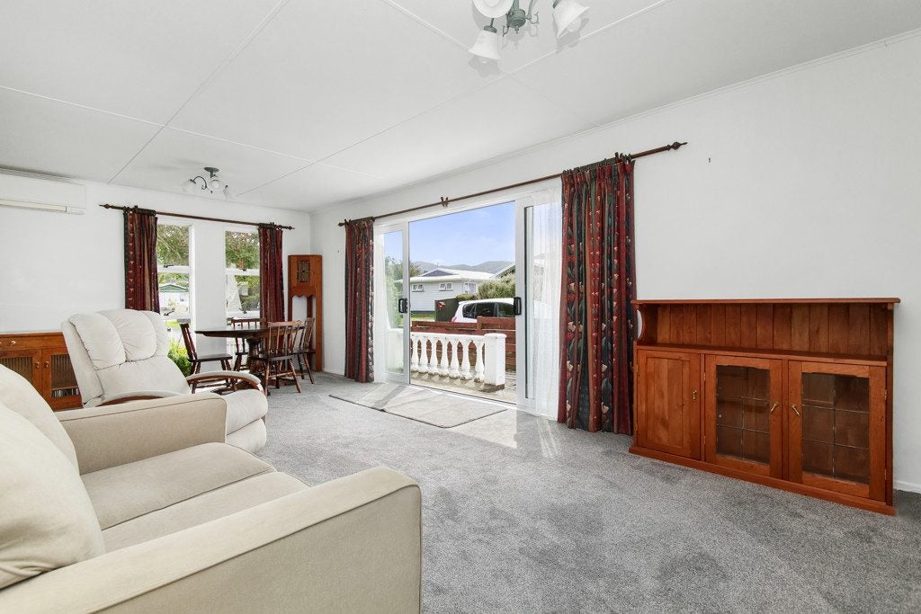 1/8 Kew Grove, Wainuiomata, Lower Hutt - Carousel 2