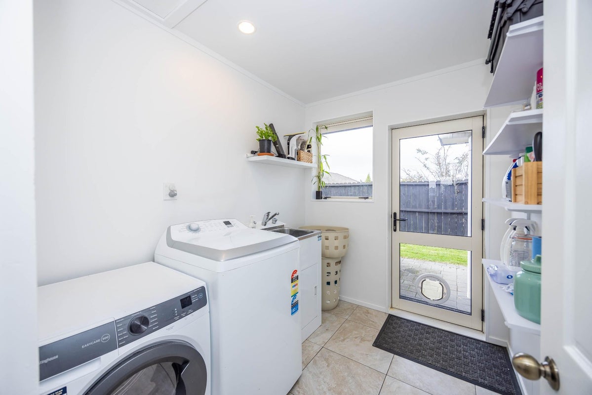 12 Flora Way, Rototuna, Hamilton - Carousel 43