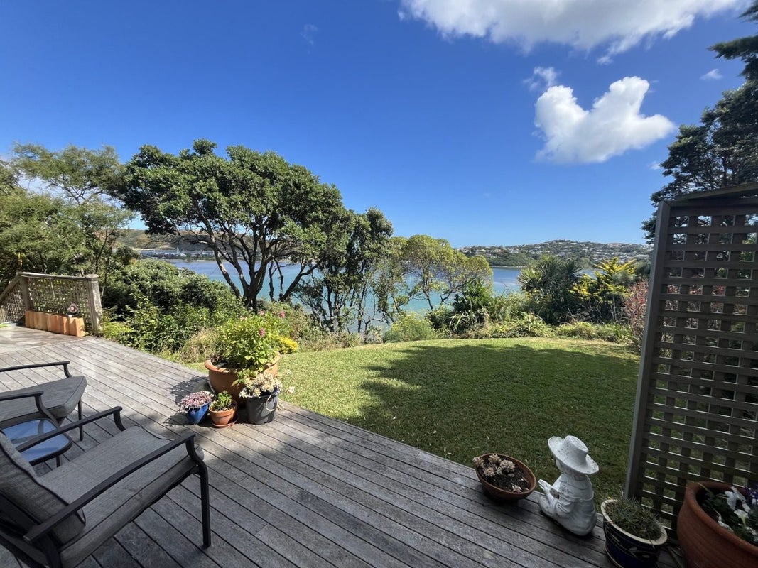 31 Seaview Road, Paremata, Porirua - Carousel 1