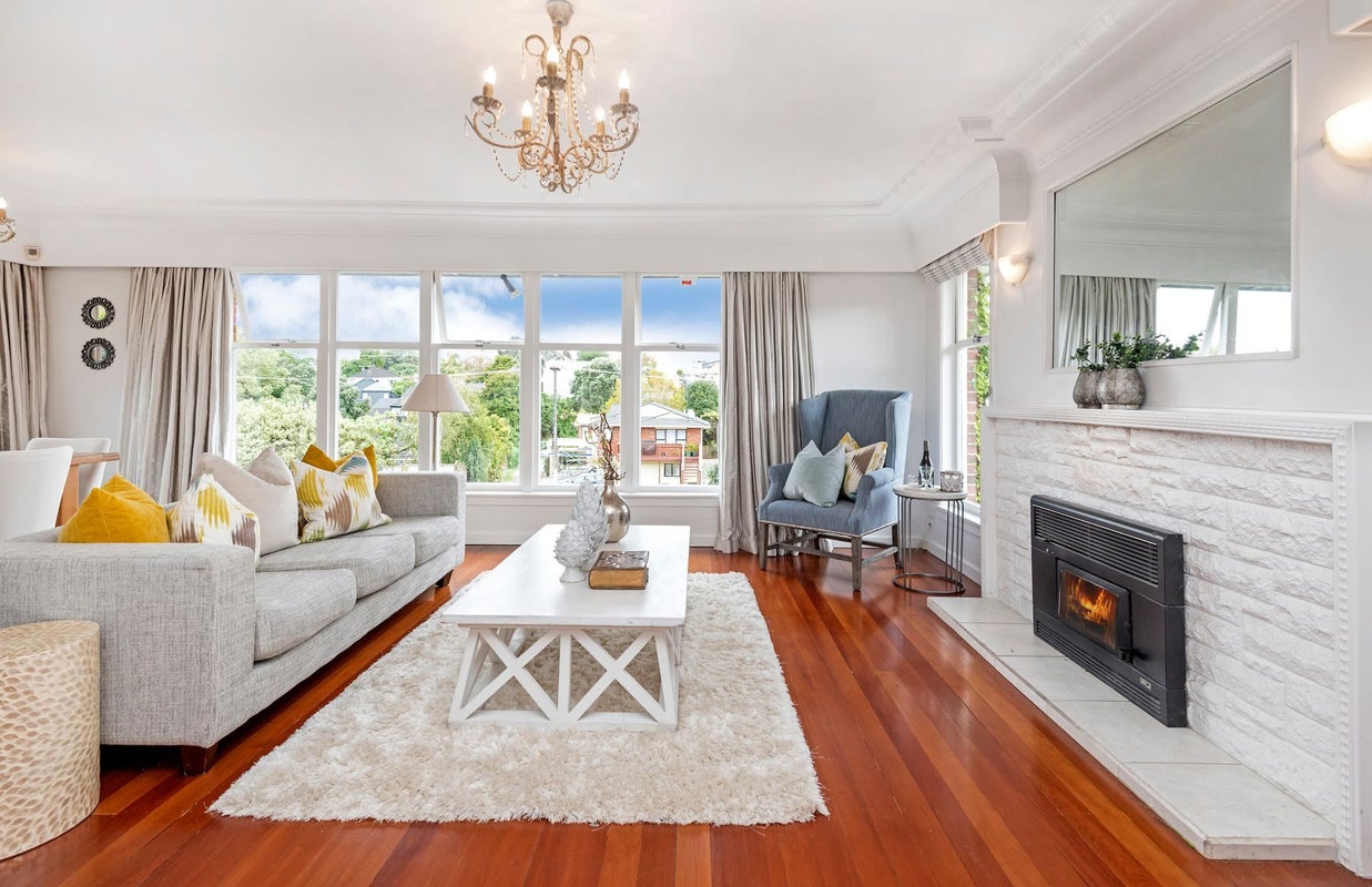 10 Glenfern Road, Mellons Bay, Auckland - Carousel 2