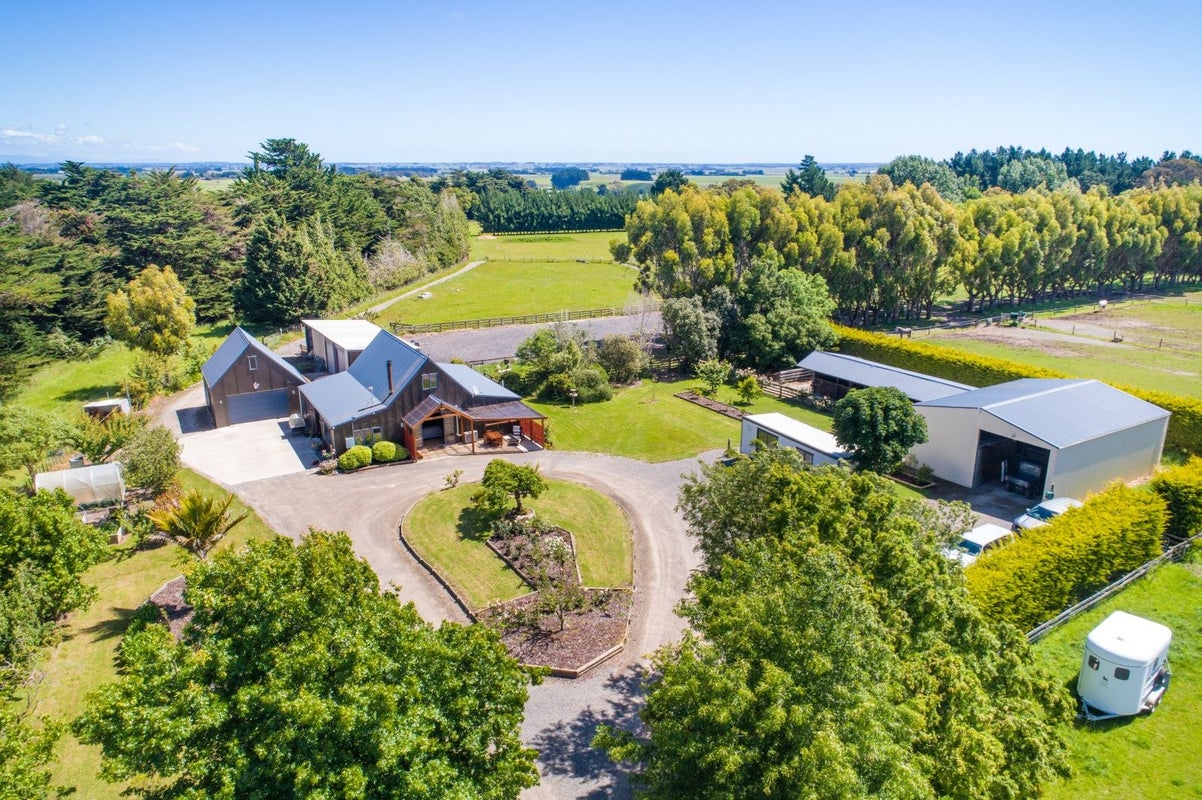 237 Ngaio Road, Halcombe, Palmerston North - Carousel 1