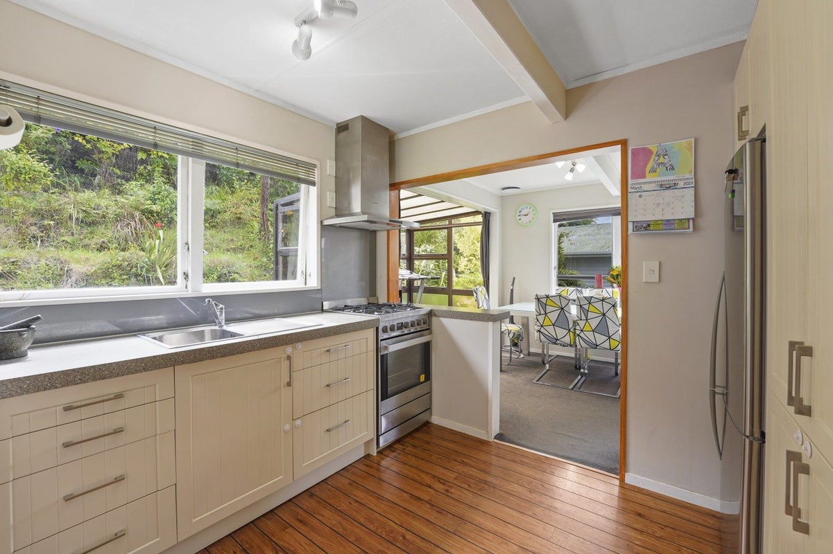 16 Gainsborough Grove, Belmont, Lower Hutt - Carousel 2