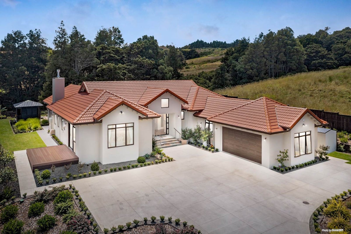 25 Tau Drive, Flat Bush, Auckland - Carousel 1