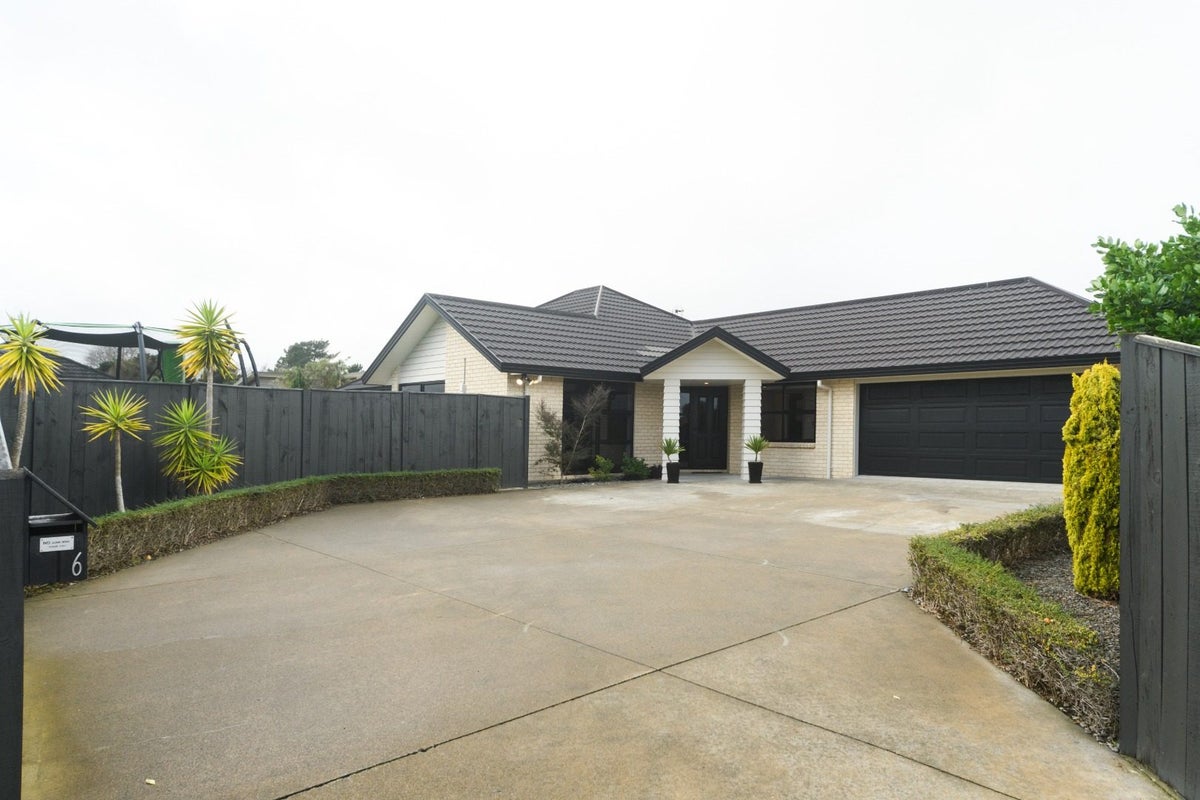 6 Nevada Way, Kelvin Grove, Palmerston North - Carousel 1