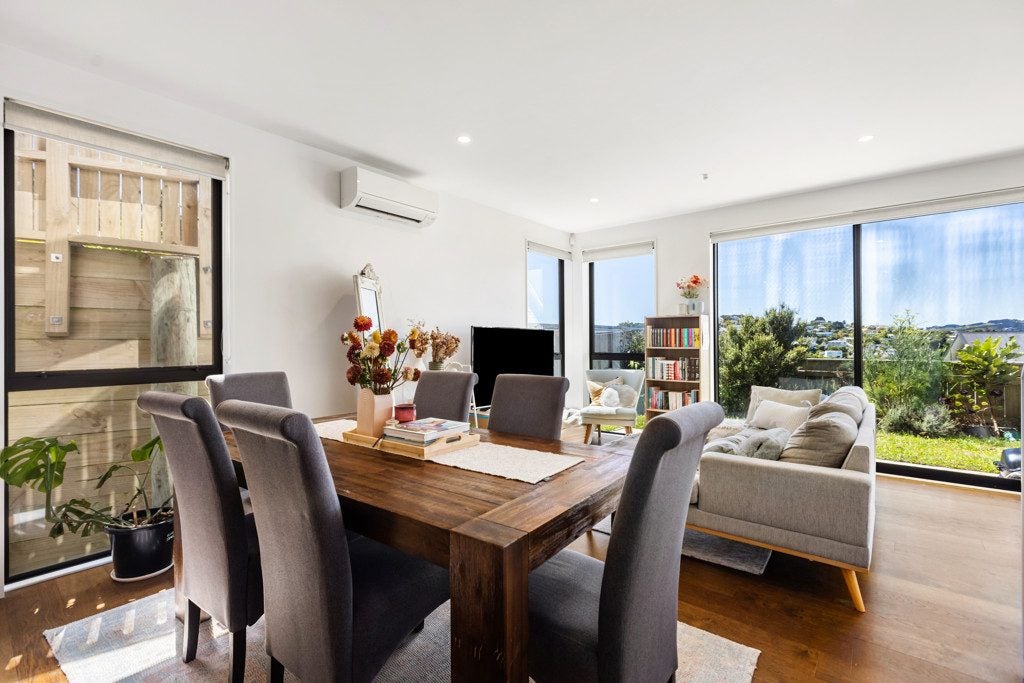 6/62 Spenmoor Street, Newlands, Wellington - Carousel 2