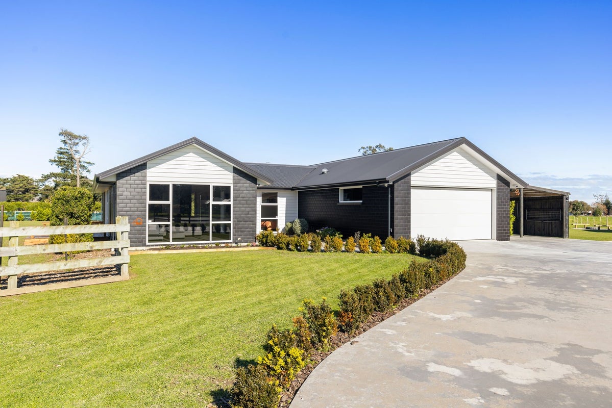 18 Ashgrove Lane, Ashhurst, Palmerston North - Carousel 2