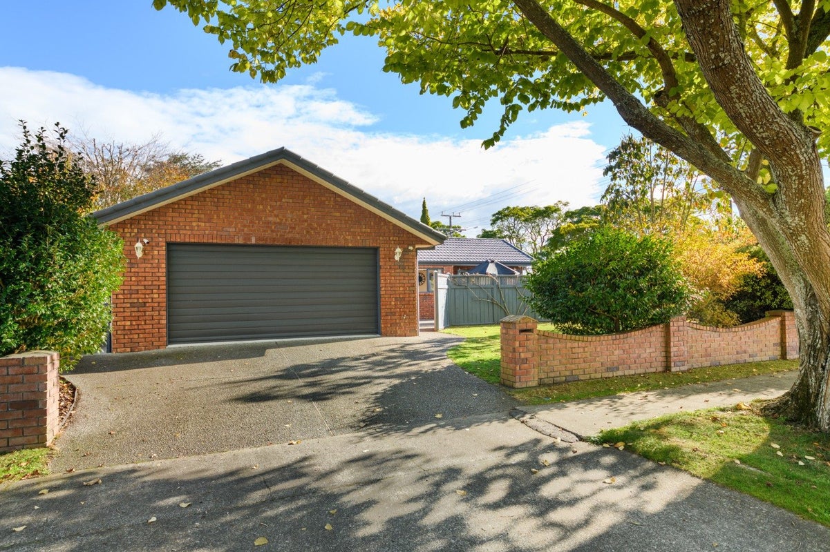 12 Mana Place, Awapuni, Palmerston North - Carousel 35