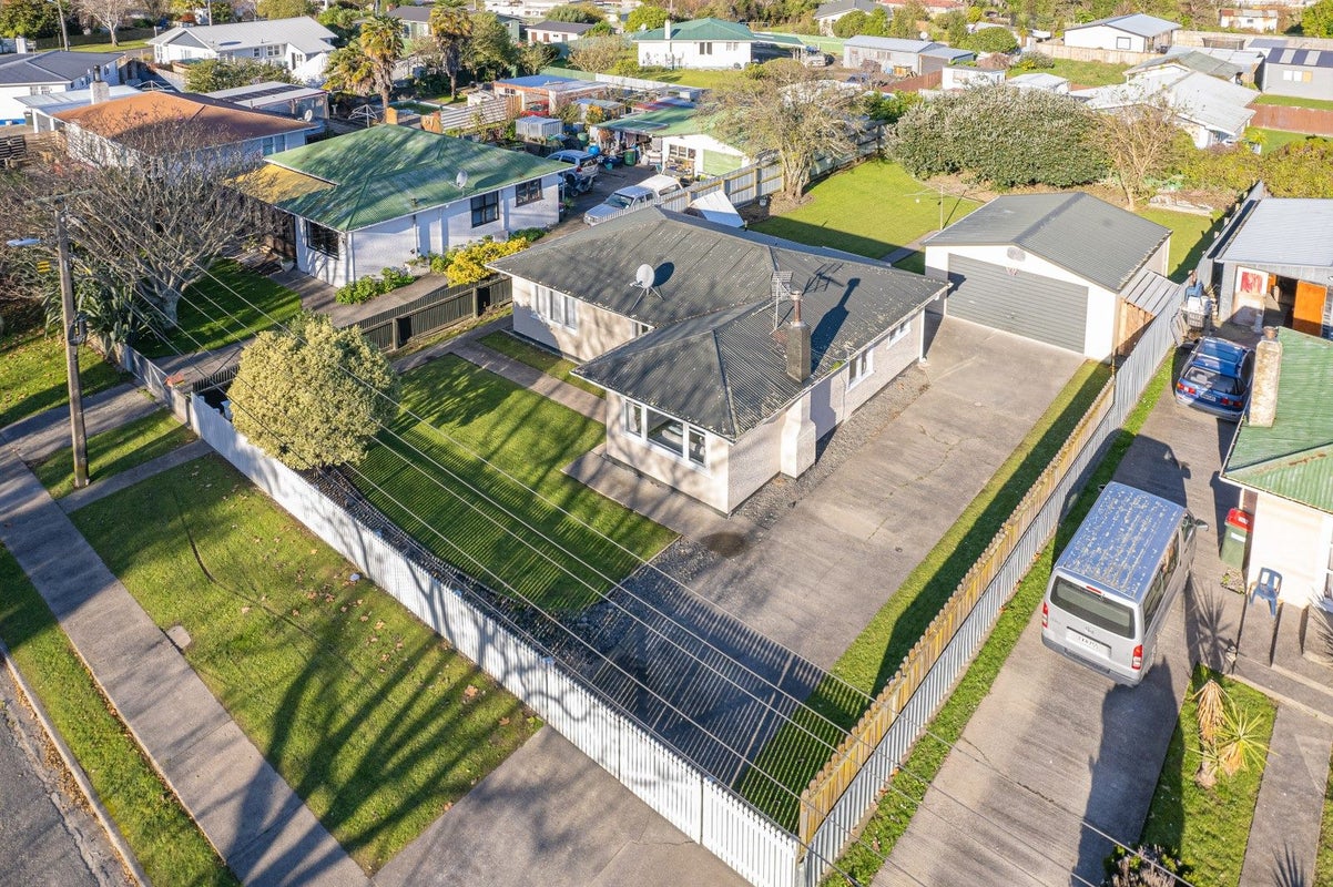 27 Paterson Street, Aramoho, Whanganui - Carousel 23