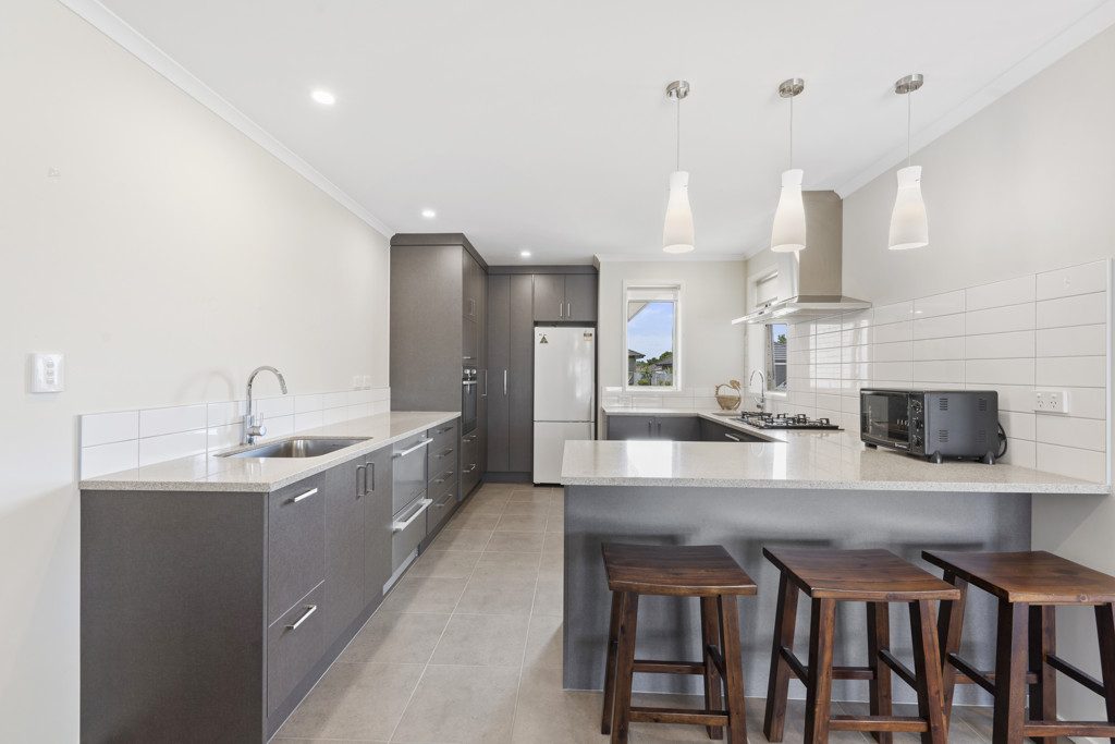 5 Rohea Place, Opaheke, Papakura - Carousel 1