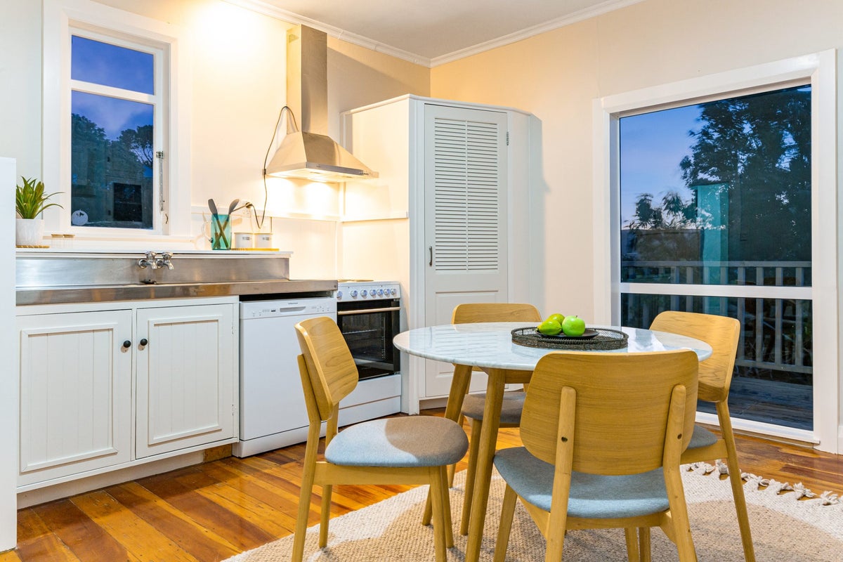 78 Bayview Road, Paremata, Porirua - Carousel 2