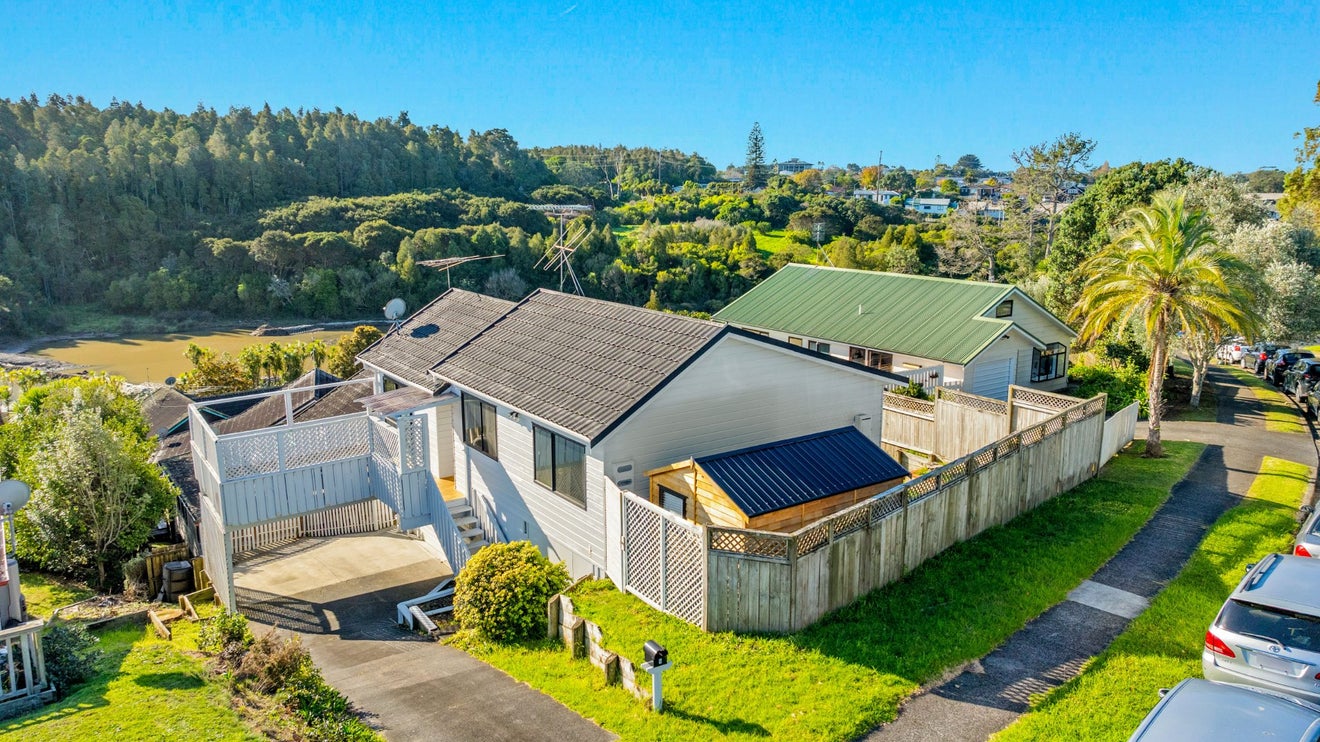 5A Kitewao Street, Northcote, Auckland - Carousel 2