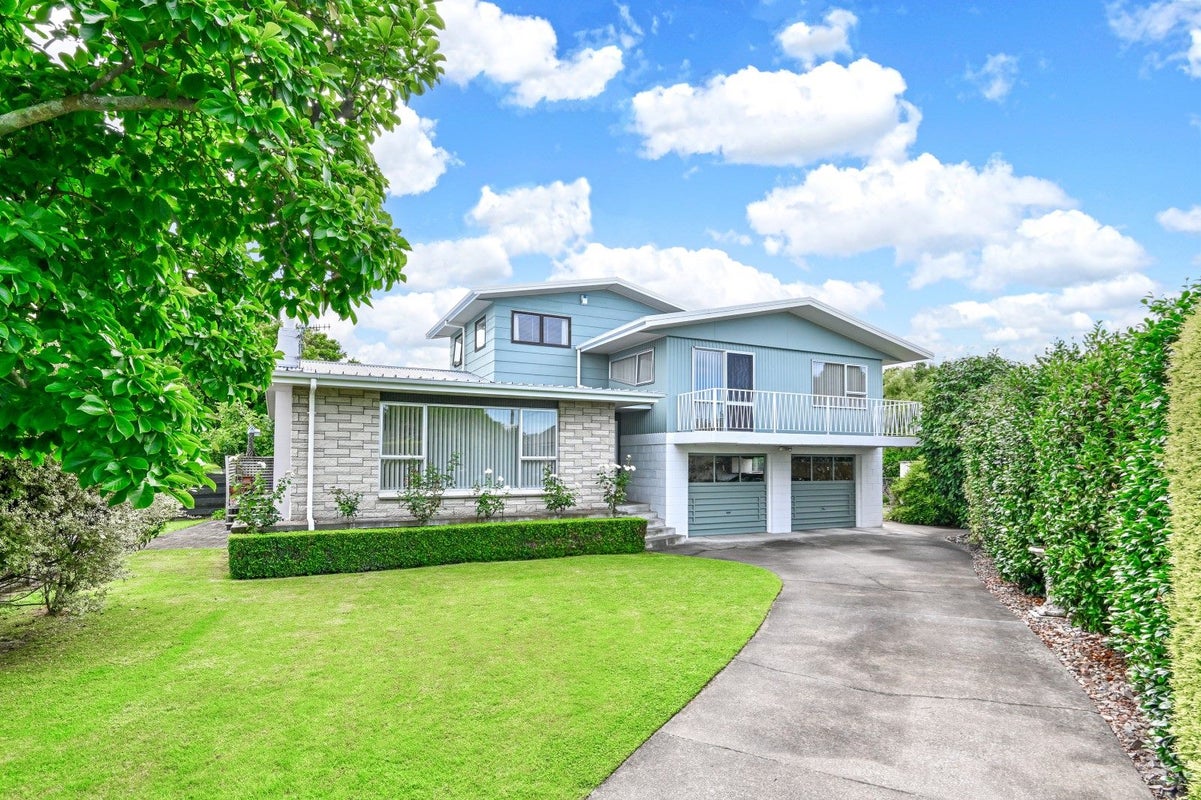 1409 Warwick Place, Mayfair, Hastings - Carousel 1