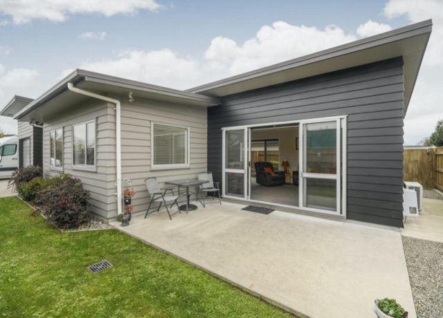 48 Ward Street, Palmerston North, Palmerston North - Carousel 14