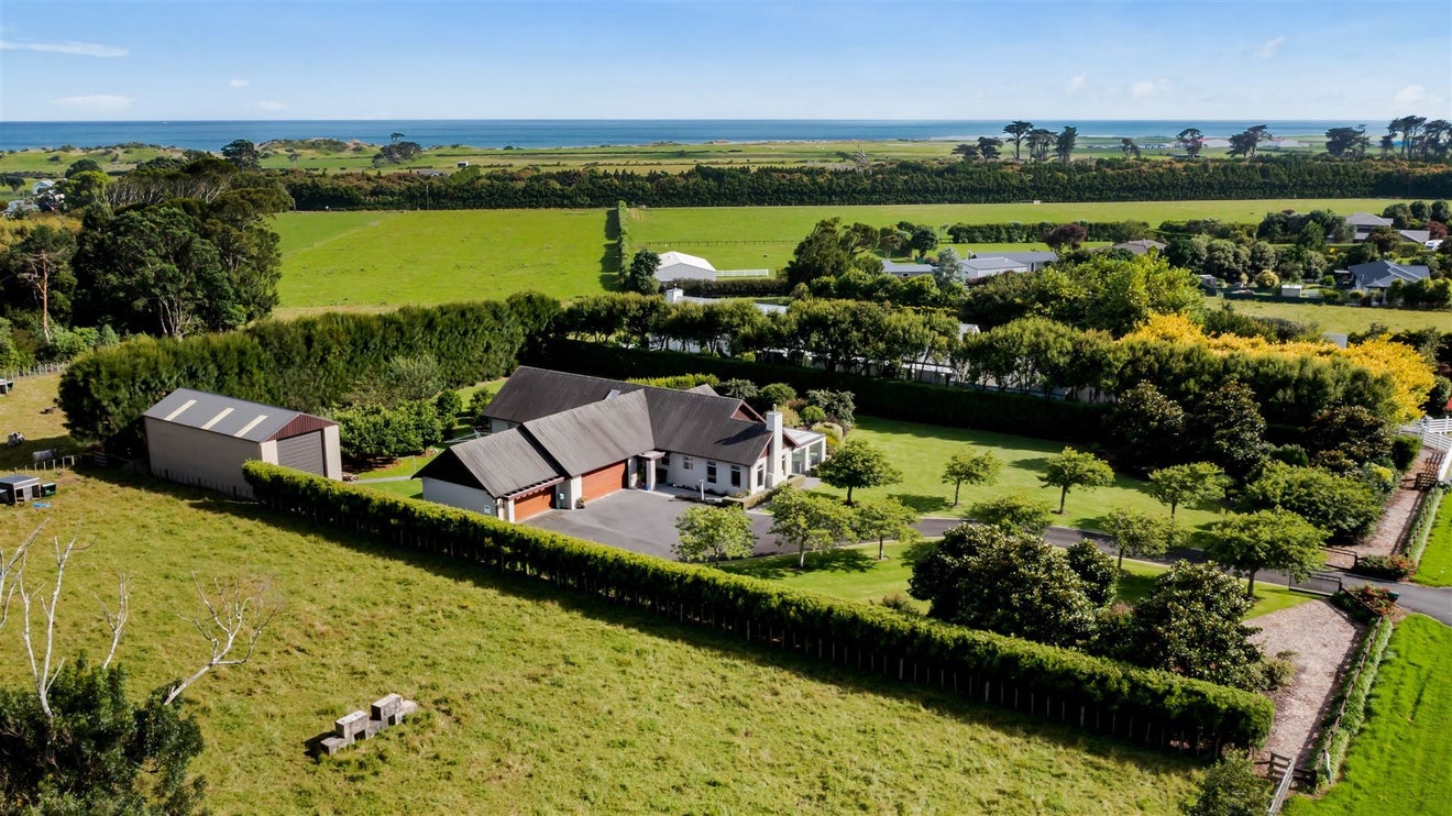 69 Airport Drive, New Plymouth Airport, New Plymouth - Carousel 46