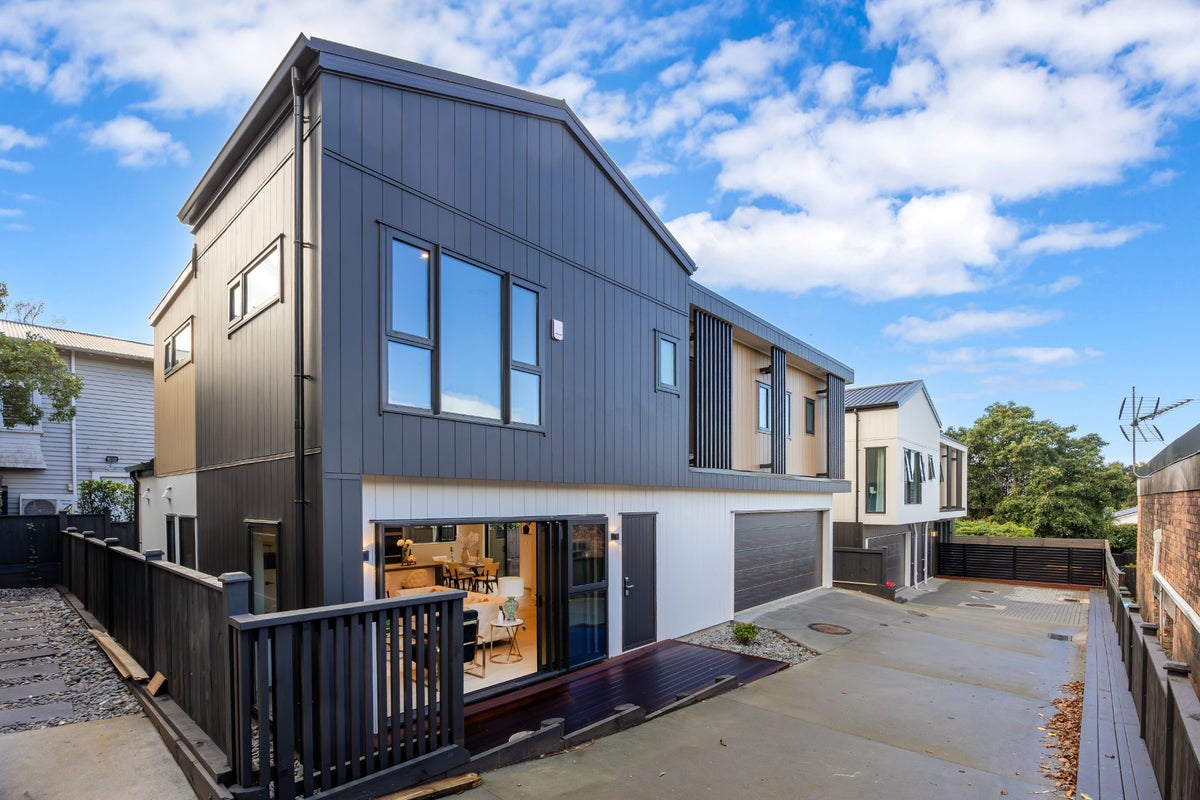 1 Rowan Road, Epsom, Auckland - Carousel 1
