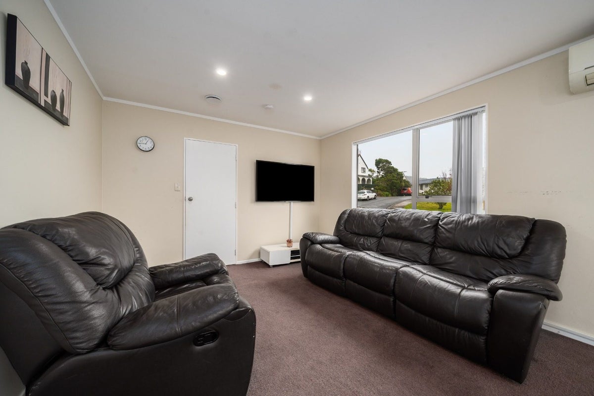 5 Abilene Crescent, Churton Park, Wellington - Carousel 2
