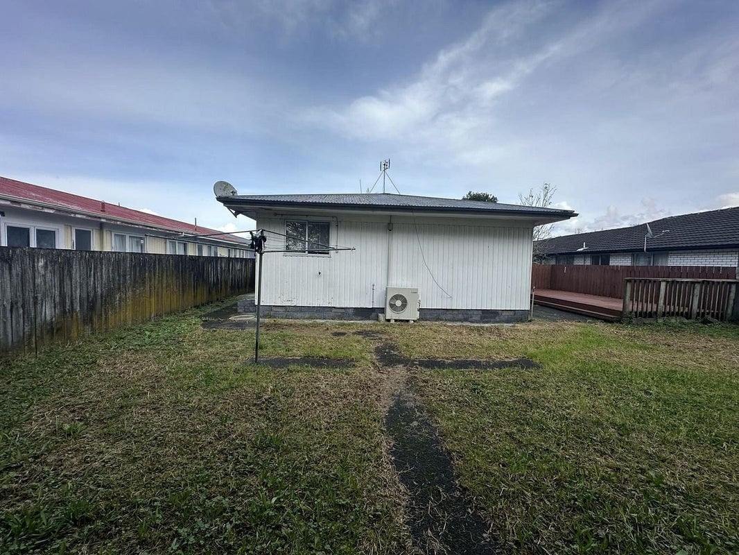 4/41 Miro Street, New Lynn, Auckland - Carousel 2
