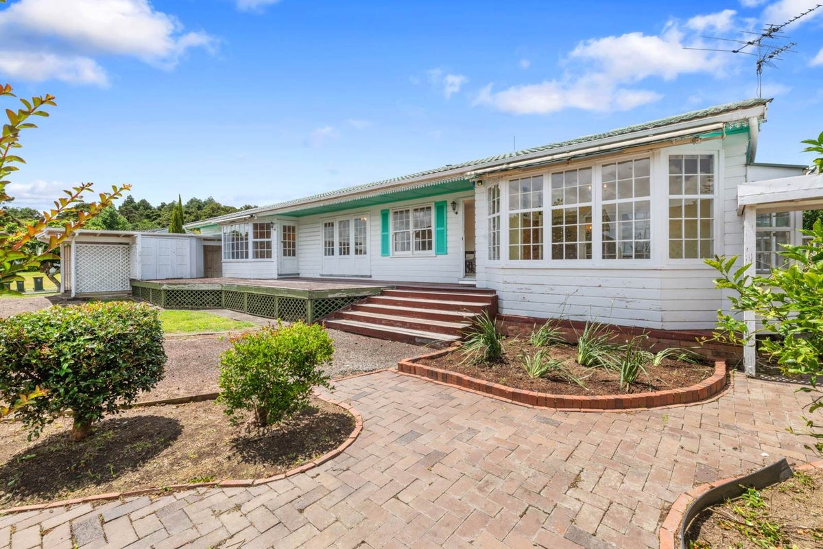 3 Patricia Place, Hill Park, Manukau City, Auckland - Carousel 2