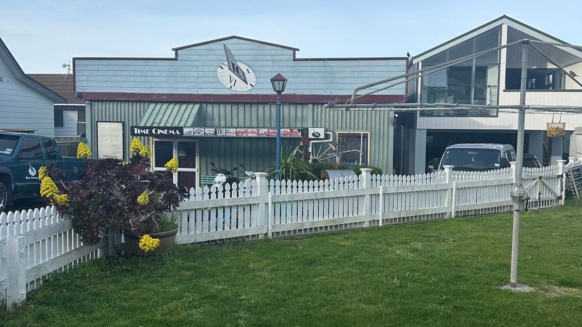 191 Sutherland Road, Lyall Bay, Wellington - Carousel 1