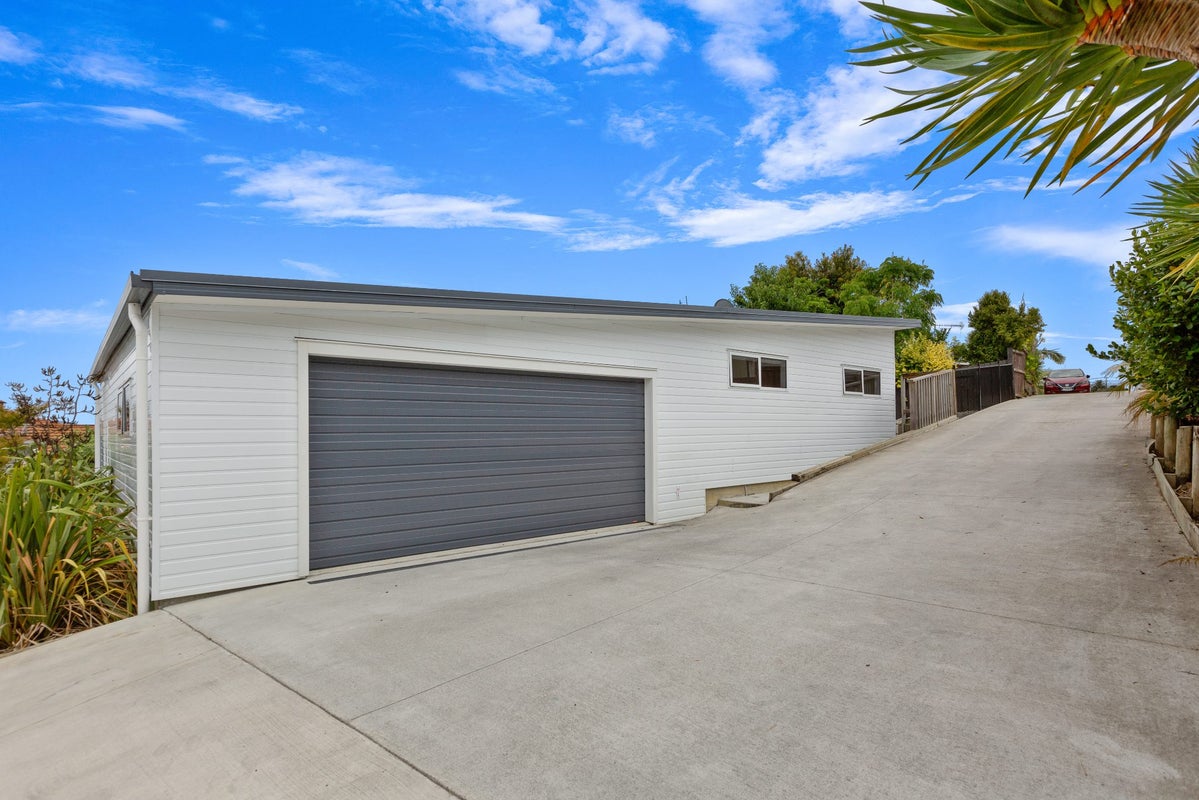 36A Brian Crescent, Stanmore Bay, Whangaparaoa - Carousel 1