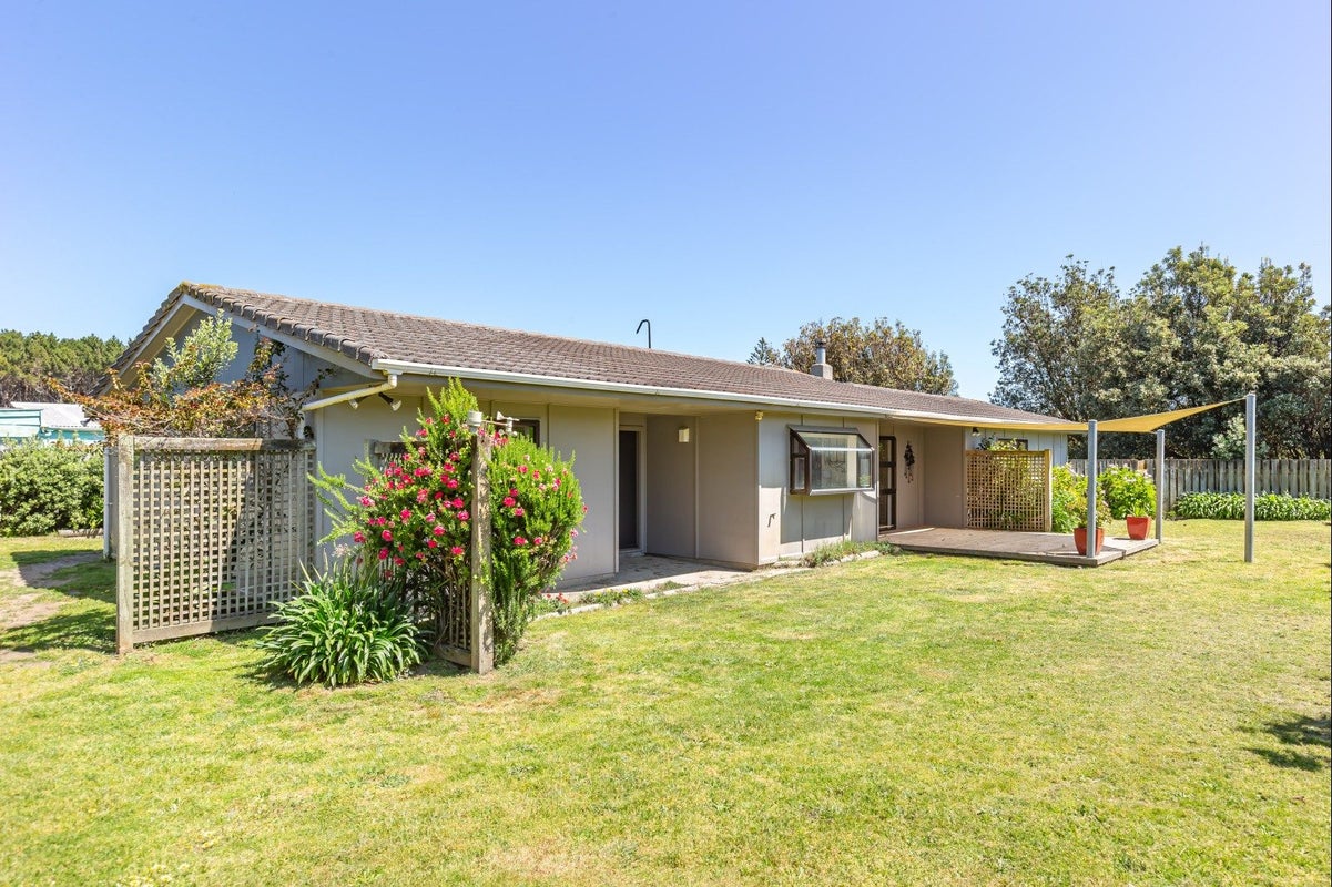 20 Rua Avenue, Waitarere Beach, Levin - Carousel 1
