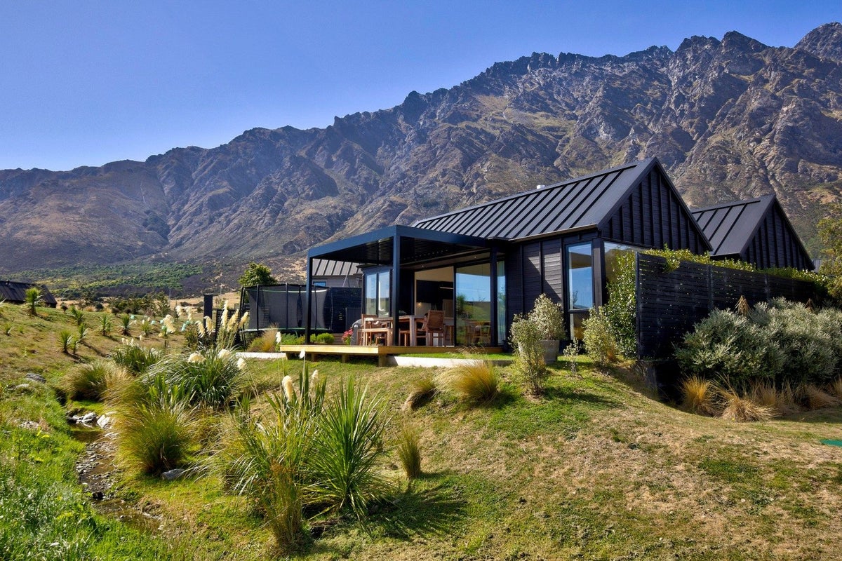 7 Kotuku Lane, Jacks Point, Queenstown - Carousel 1