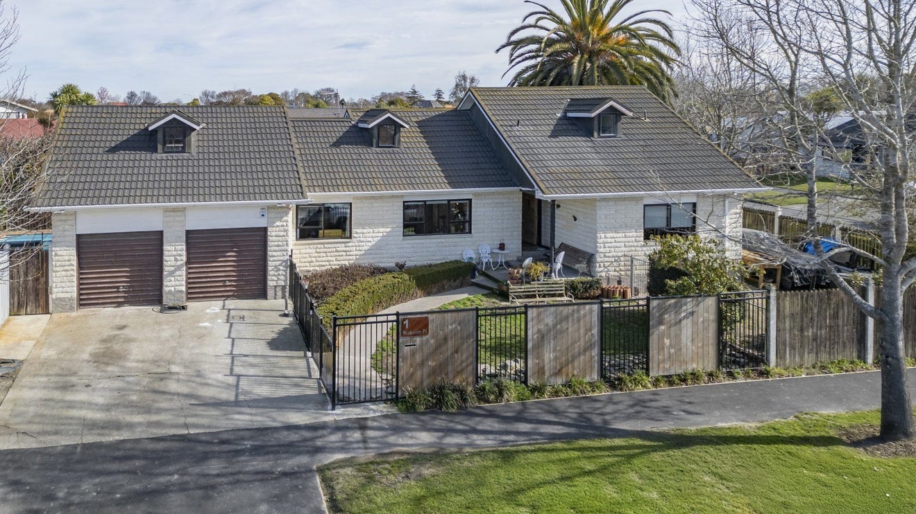 1 Wakelin Place, Redwood, Christchurch - Carousel 1