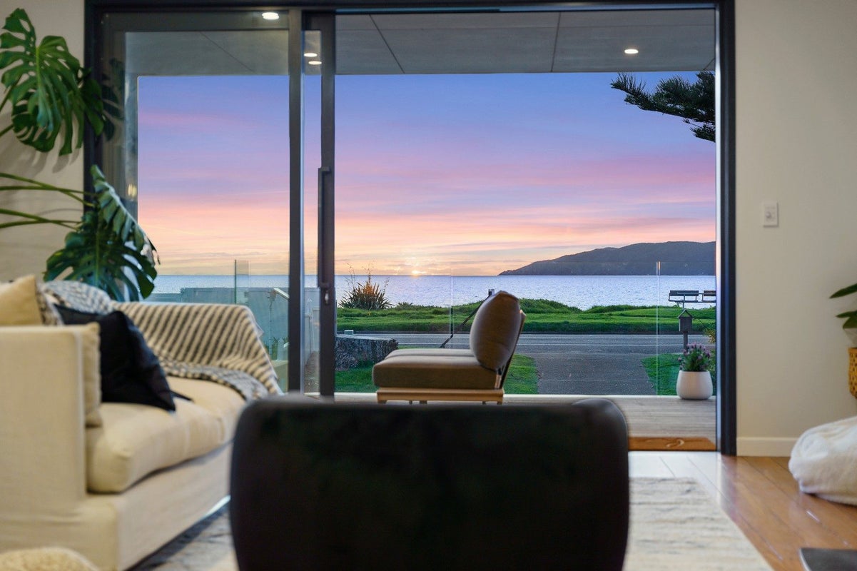 79 Marine Parade, Paraparaumu Beach, Paraparaumu - Carousel 1