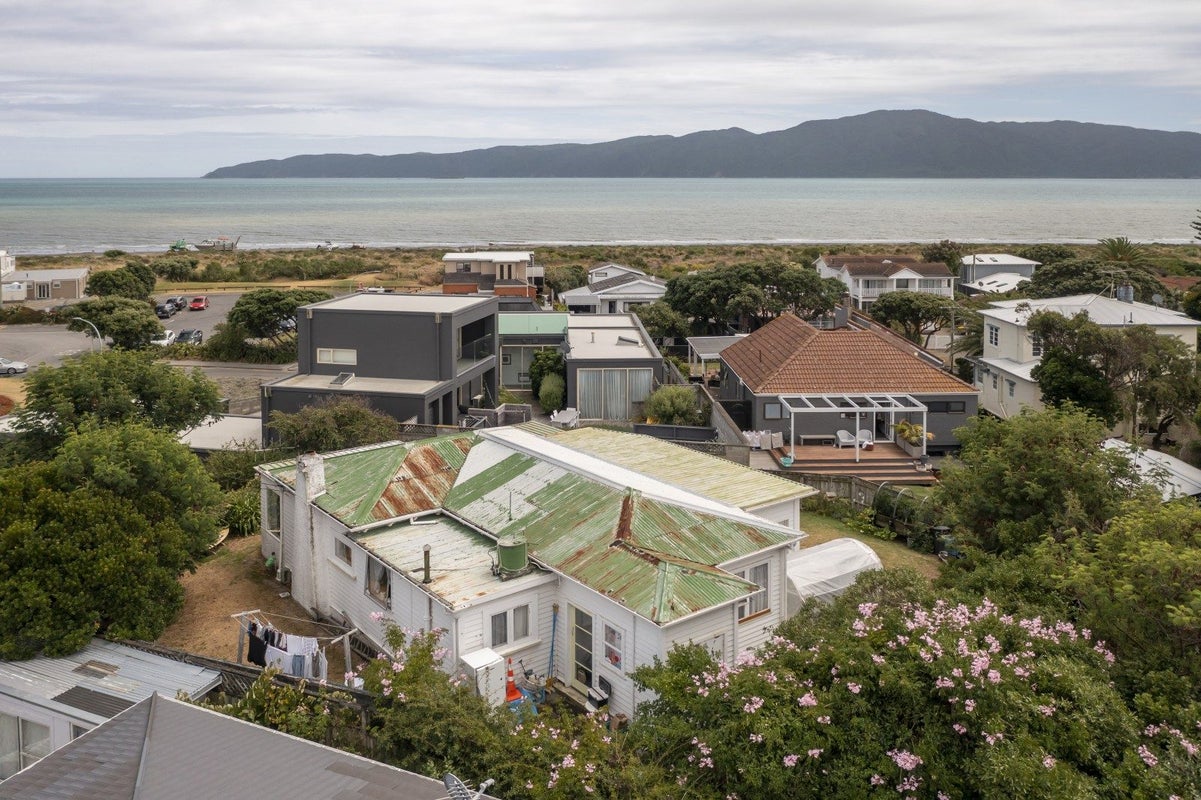 2 Manly Street, Paraparaumu Beach, Paraparaumu - Carousel 2