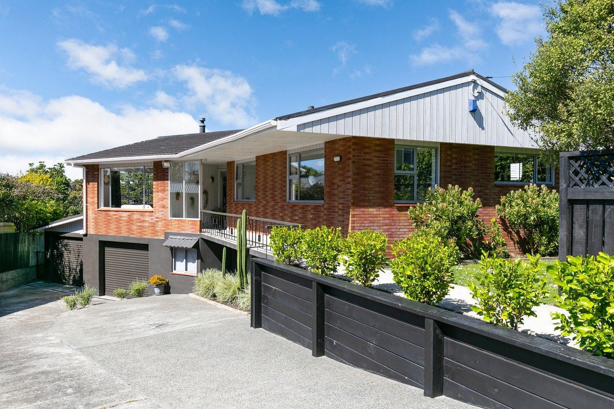 77 Ironside Road, Johnsonville, Wellington - Carousel 1