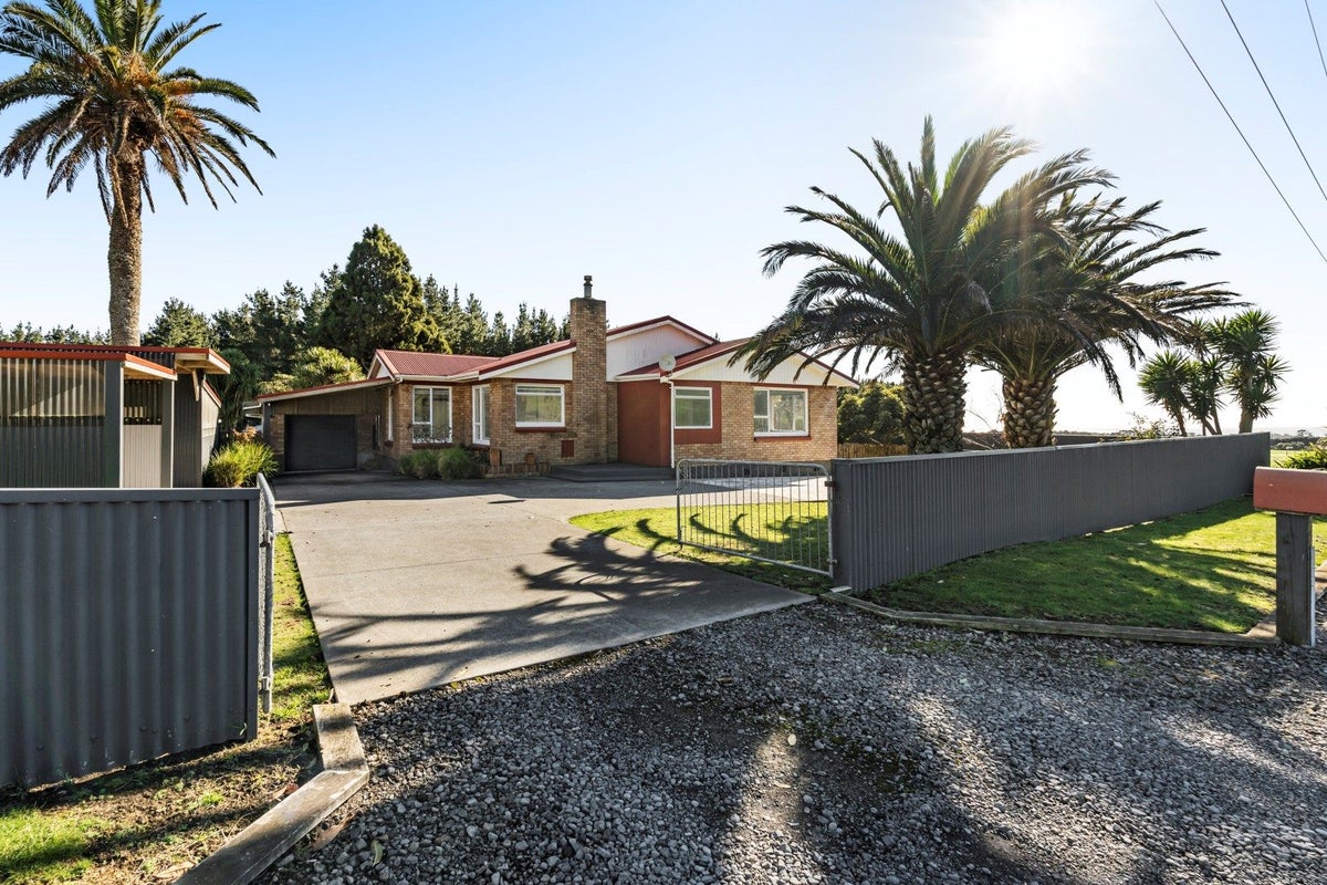 1606 South Road, Oakura, New Plymouth, Taranaki - Carousel 1