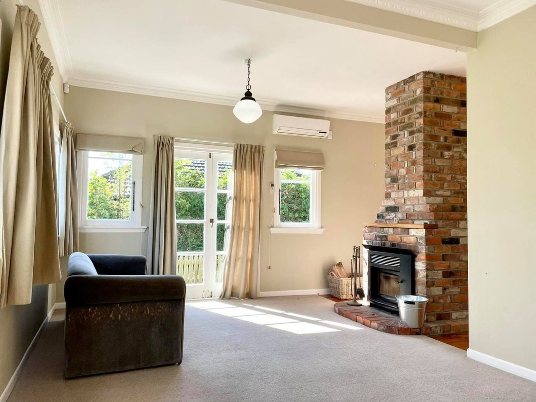 50 Brooklands Road, Brooklands, New Plymouth - Carousel 1