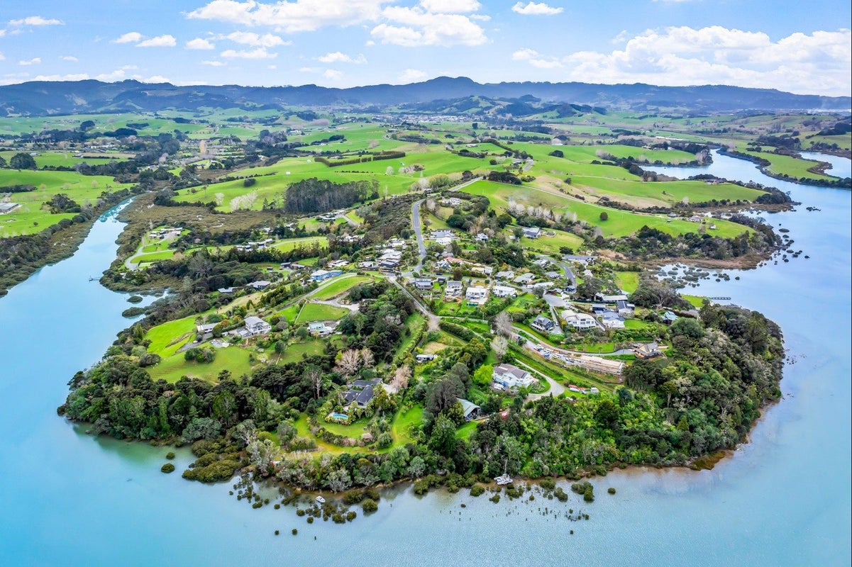 34 Green Road, Warkworth - Carousel 32