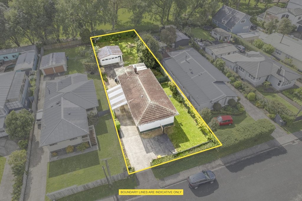 45 Sullivan Avenue, Mangere Bridge, Auckland - Carousel 1